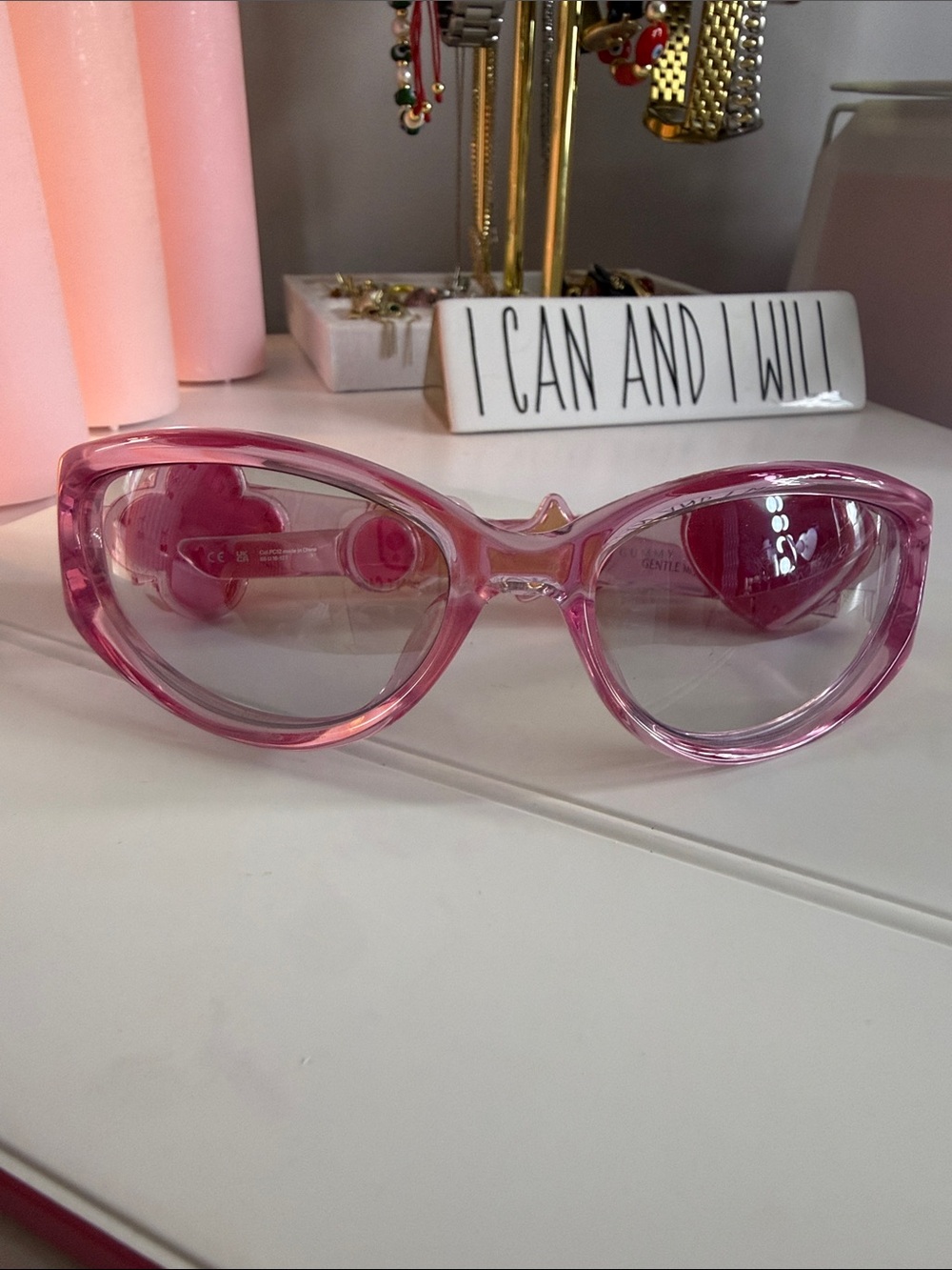 GENTLE MONSTER Pink Heart-Templed Cat-Eye Sunglasses